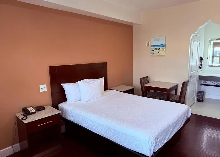 Travelodge By Wyndham Harbor City